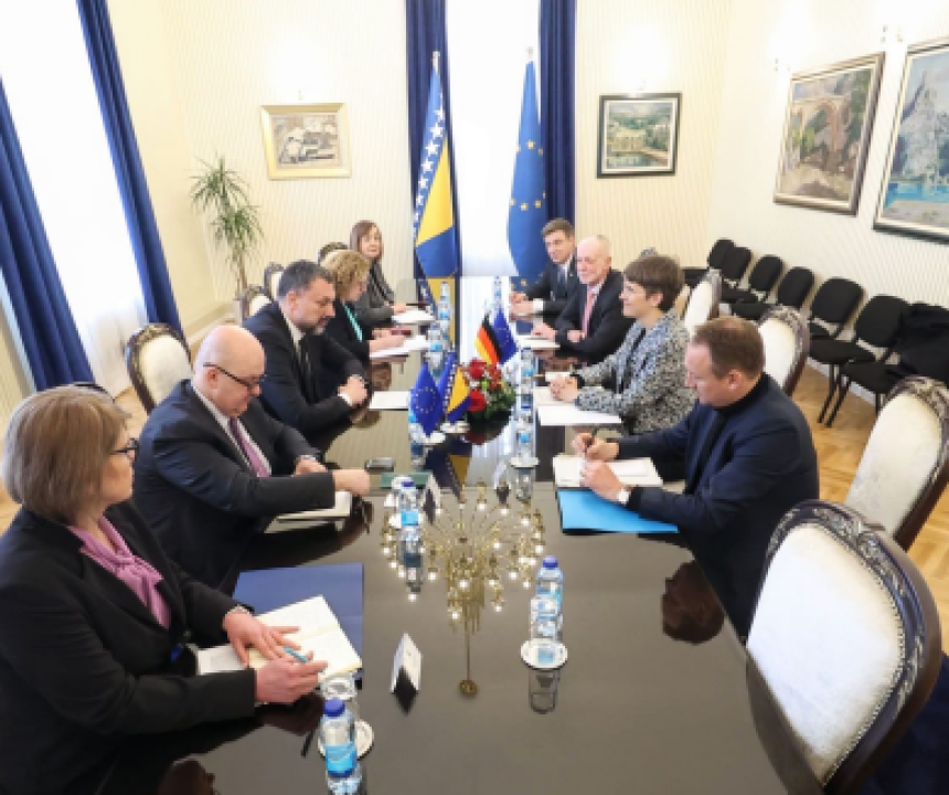 Nedavni potezi u BiH predstavljaju udar na konstitutivnost