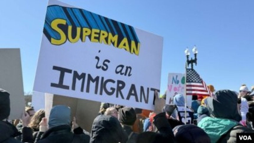 Masovni protesti protiv Trampa i Maska širom SAD