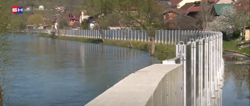 Kostajnica u RS bez odbrane od poplava - Hrvatska Kostajnica se uspješno brani