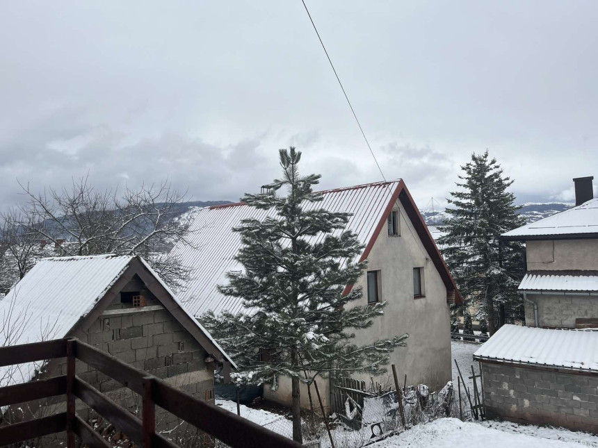 Hladna aprilska nedjelja: Pao snijeg u BiH