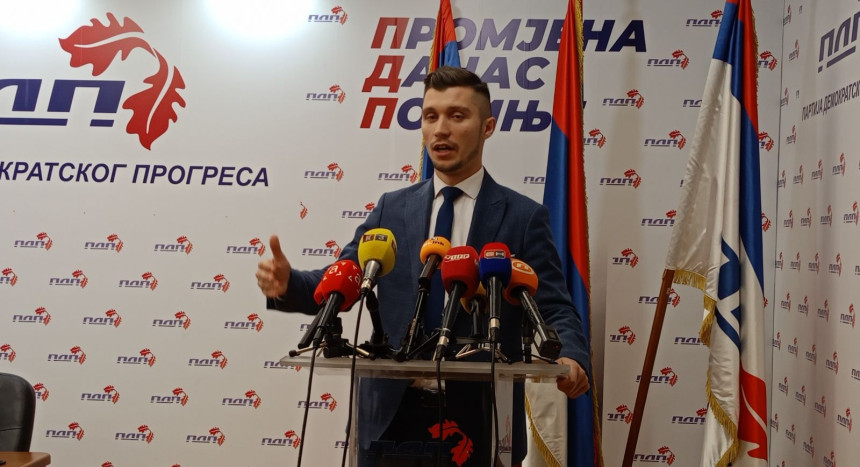 Vlast nas vodi putem političke i ekonomske izolacije