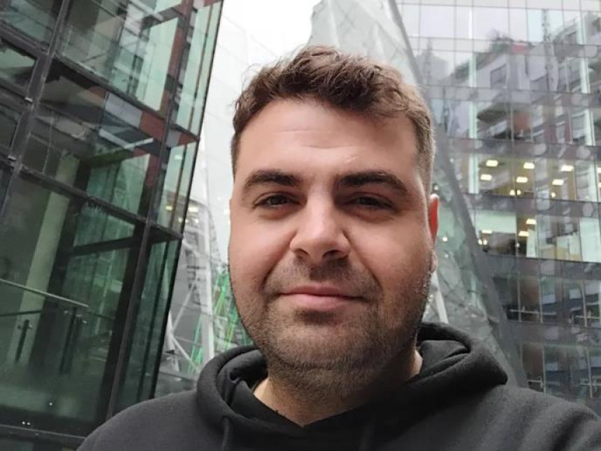 Poginuo reper u teškom udesu: Voz udario u njegov auto