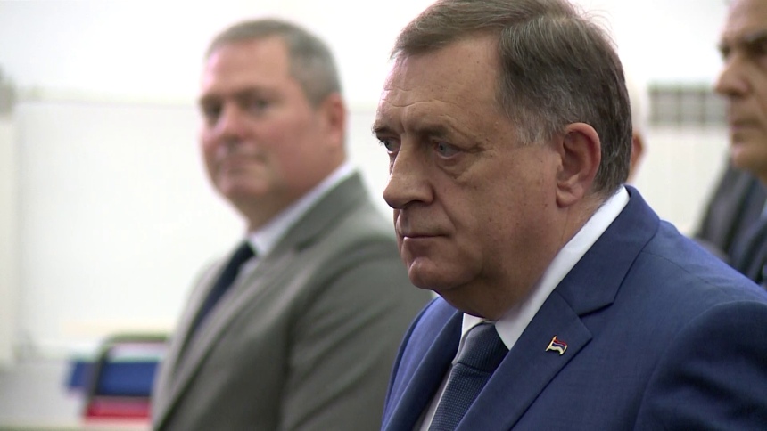 Zakoni Narodne skupštine služe Dodiku za trgovinu?!