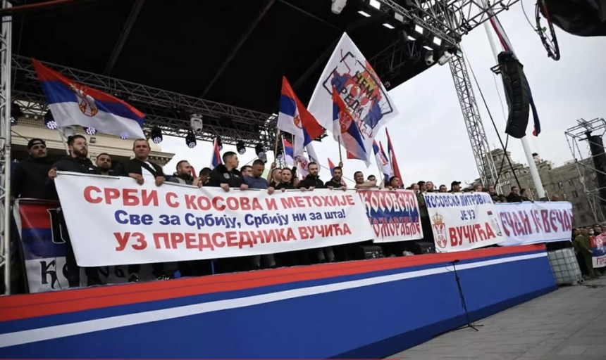Срби са КиМ стигли у Београд на скуп "Не дамо Србију"