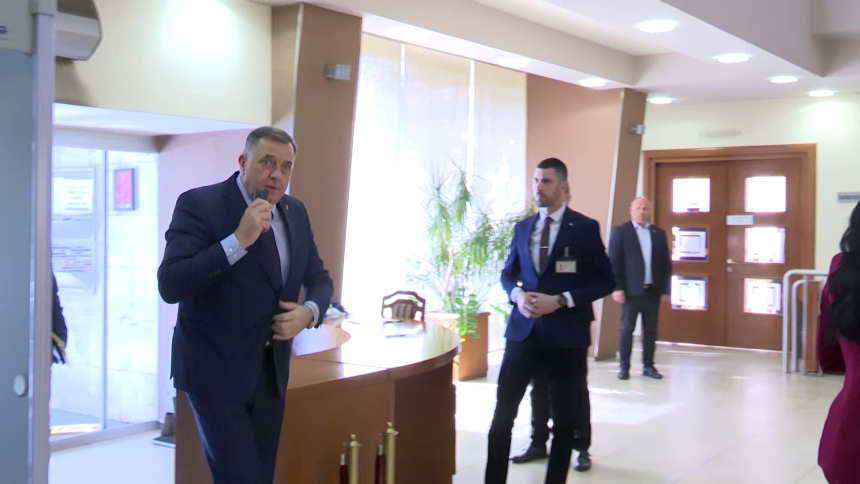 Mjesečno lobiranje u SAD Dodik plaća 112.000 maraka
