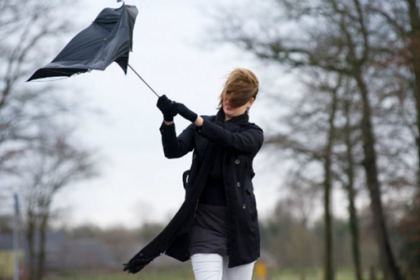 Izdato upozorenje zbog olujnih udara vjetra u BiH