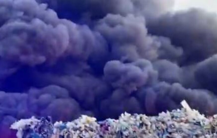 Užas kod Praga: Veliki požar na deponiji otpada