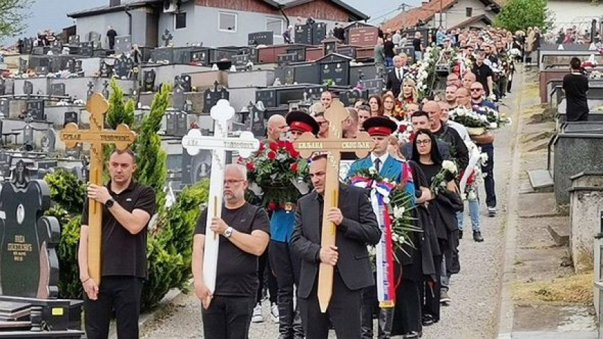 Tuga: Sahranjeni Srđan Todorović sa ćerkom i suprugom
