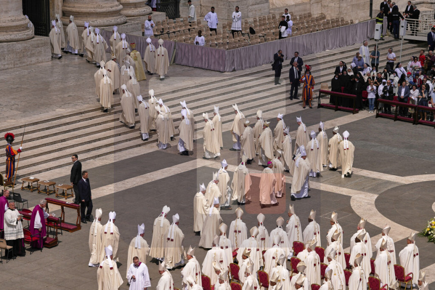 Pripreme za izbor novog pape su u toku, nikad neizvesnije