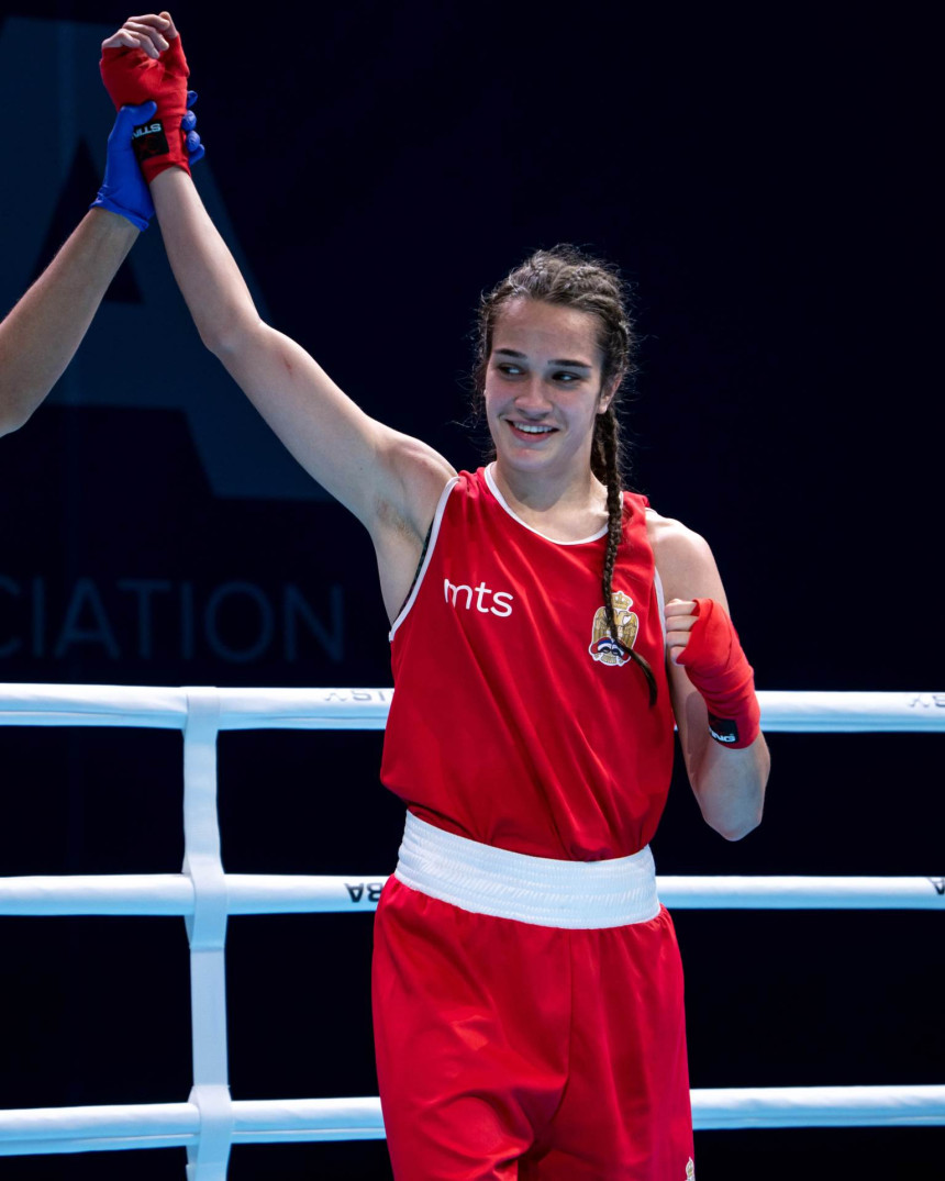 Sara Ćirković se oktitila svjetskom titulom u boksu