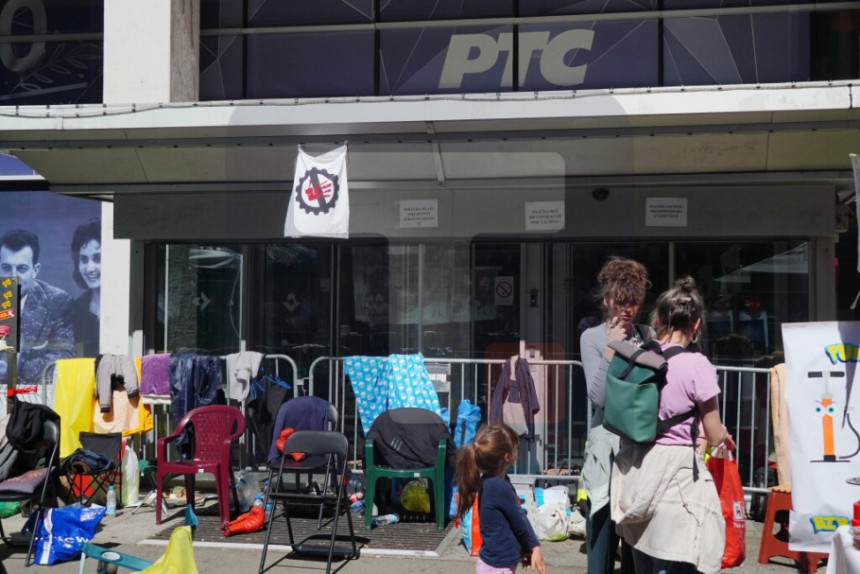 Studenti obustavili blokadu Radio-televizije Srbije