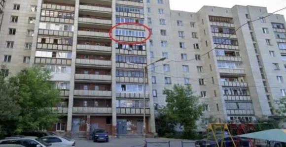 Бака (80) пала са шестог спрата док је чистила прозоре и преживела (ВИДЕО)