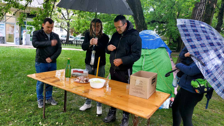 Prijedor: Porodica Đurđevdan slavi pod vedrim nebom
