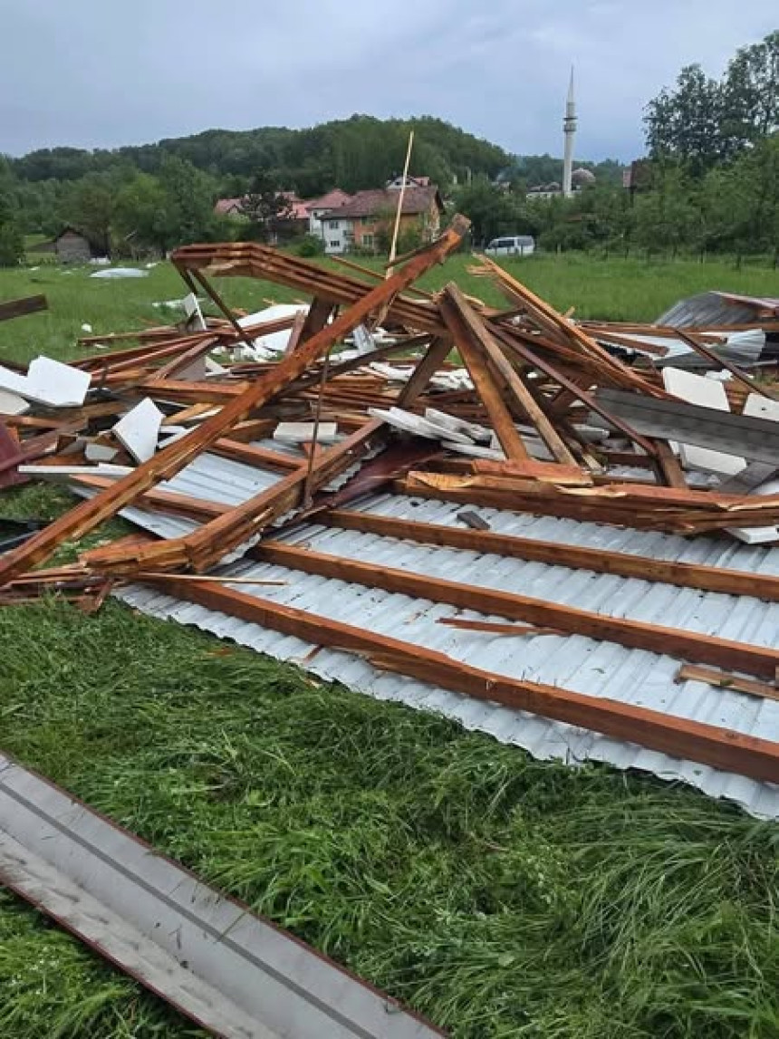 Jako nevrijeme na sjeveru BiH: 'Kao da je prošao tornado'