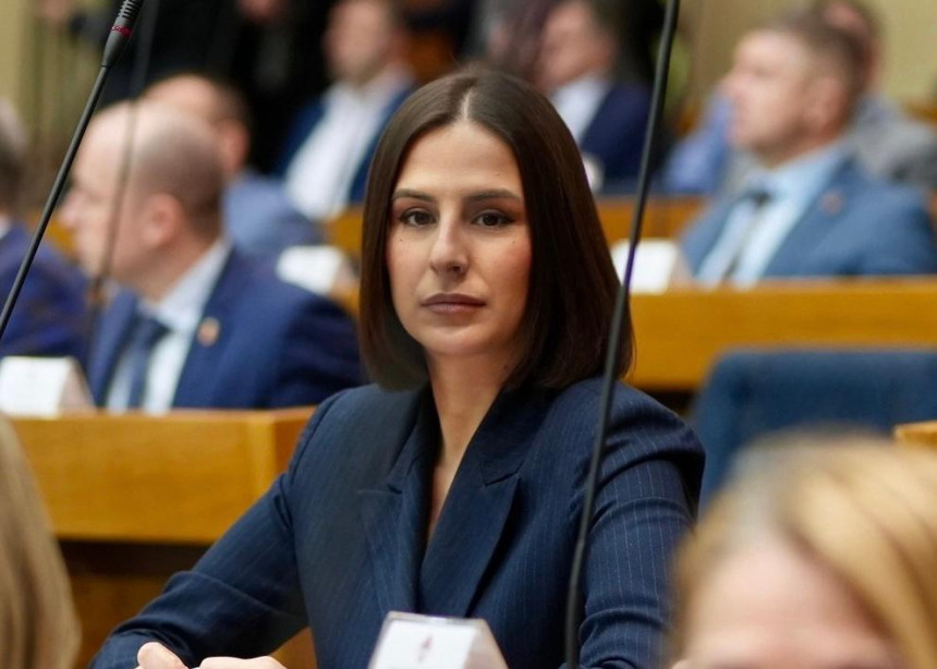 Trebaće godine da se oporavimo od silnog patriotizma SNSD-a