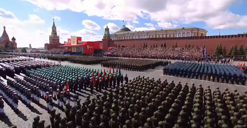 Putin održao govor na vojnoj paradi u Moskvi