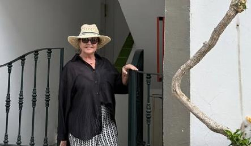 Pjevačica Ana Bekuta uživa na Ibici