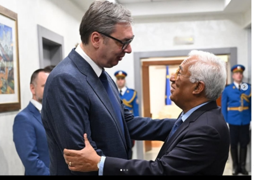 Vučić dočekao Koštu na aerodromu Nikola Tesla