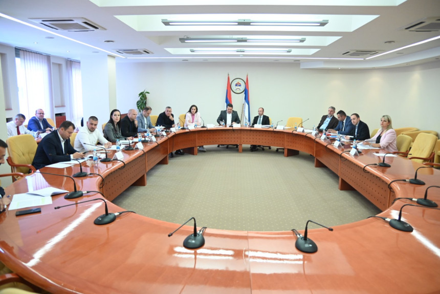 Režim u Srpskoj traži spas u opozicionim poslanicima