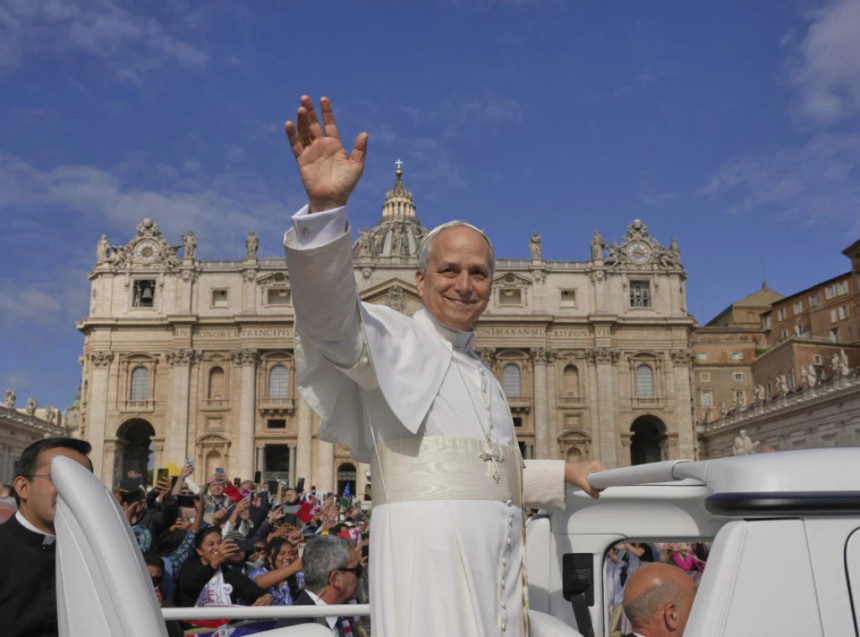 Prva vožnja  pape Trgom Svetog Petra prije ustoličenja