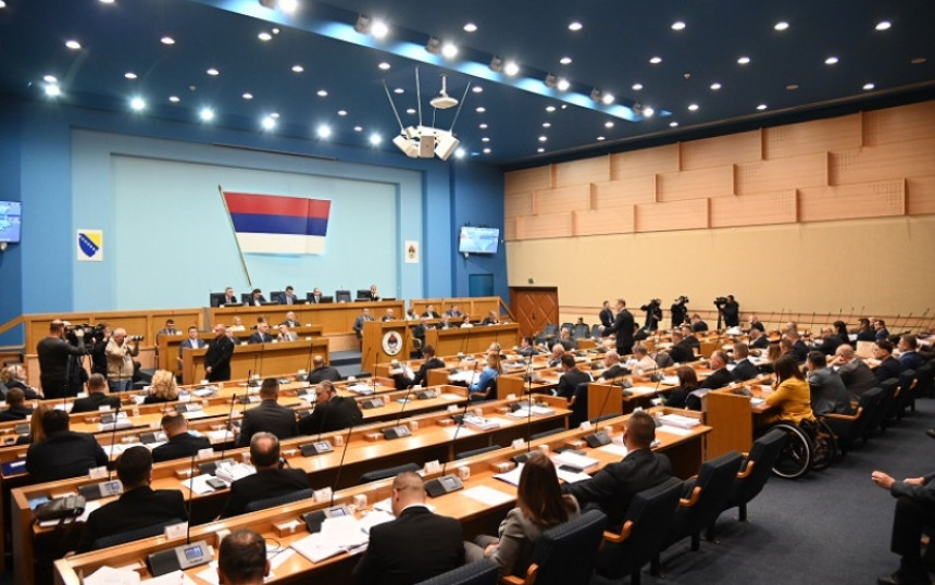 Posebna sjednica Narodne skupštine, obraća se Dodik