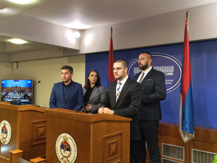 Nenad Stevandić nedostojan funkcije, on treba da ode