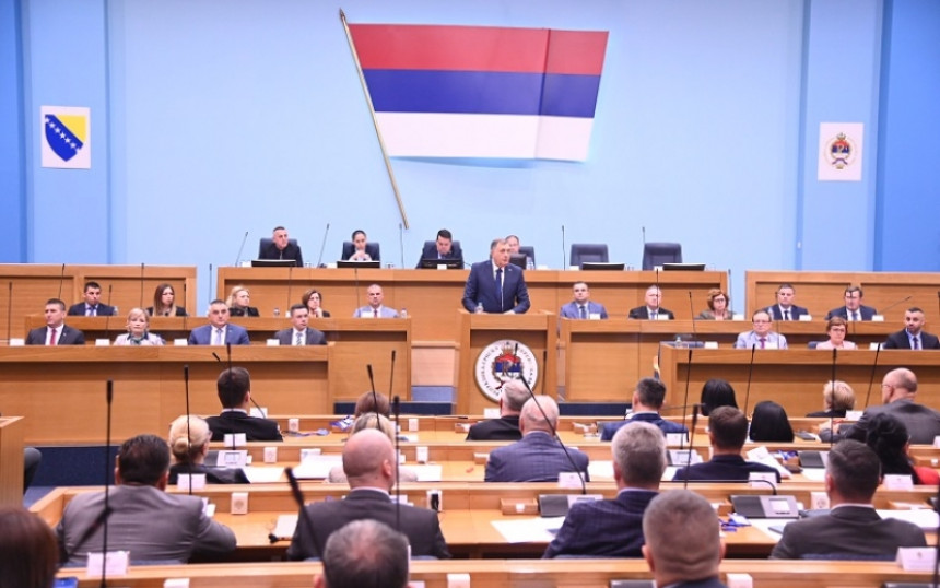 Milorade, zašto obmanjuješ svijet?