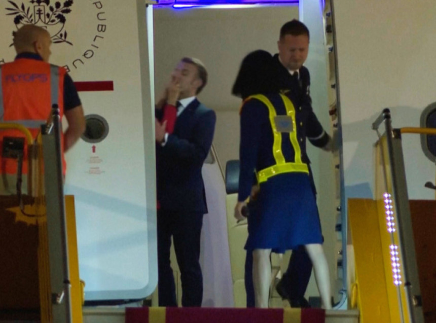 Makron tvrdi da nije bilo šamaranja: Šalili smo se