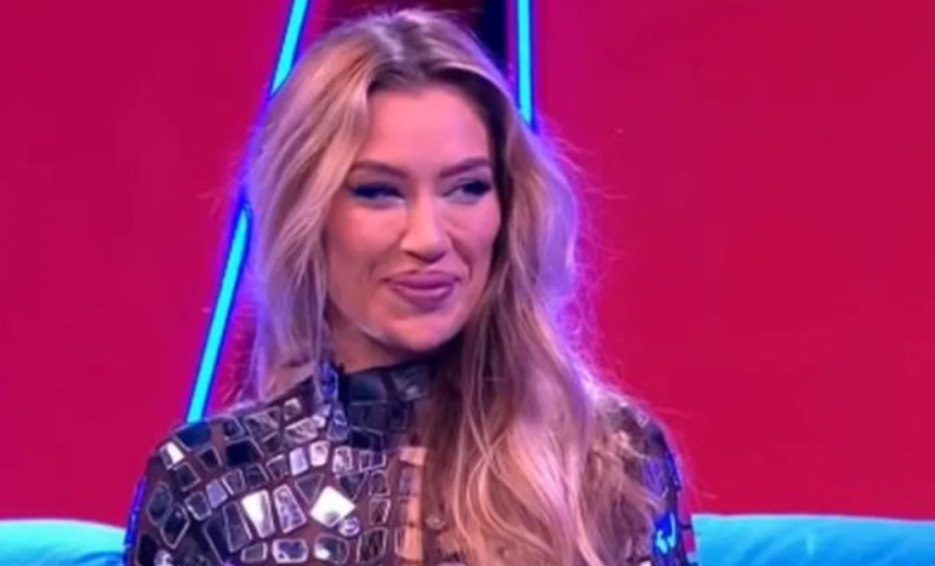 Teu Tairović gađali jajima u Novom Pazaru, muž odmah reagovao