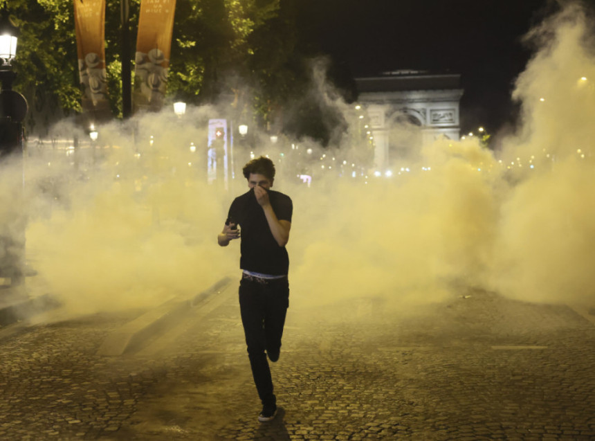 Neredi u Parizu tokom proslave pobjede PSŽ-a u LŠ