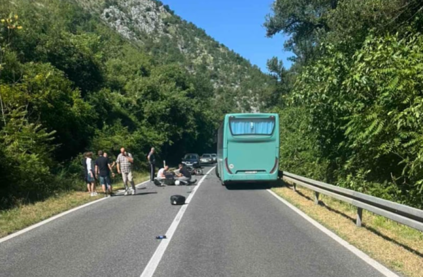 Sudar kod Mostara: Motociklista podletio pod autobus