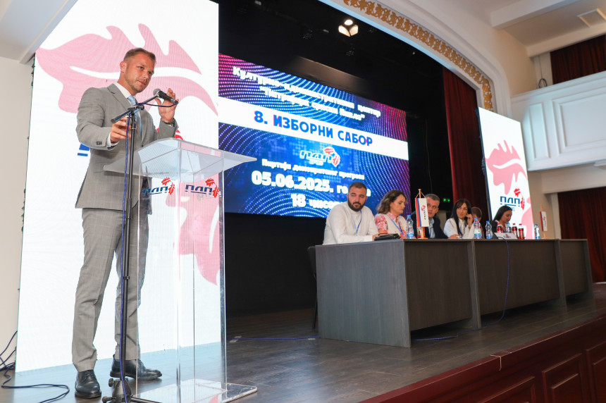 Krupnim koracima idemo da budemo najnažnija stranka