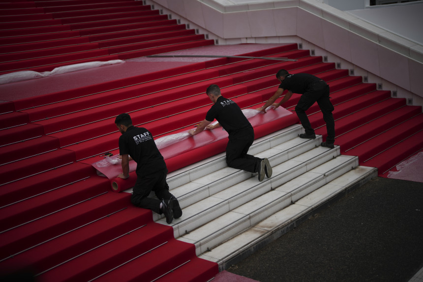 Crveni tepih sa Kanskog festivala prodaje se za evro/kg