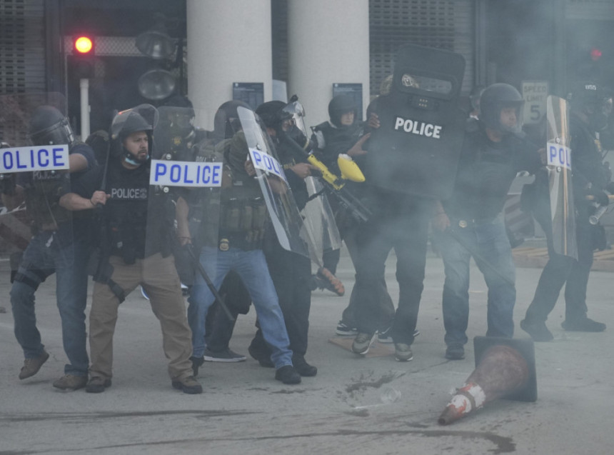 Sukobi policije i demonstranata u Los Anđelesu