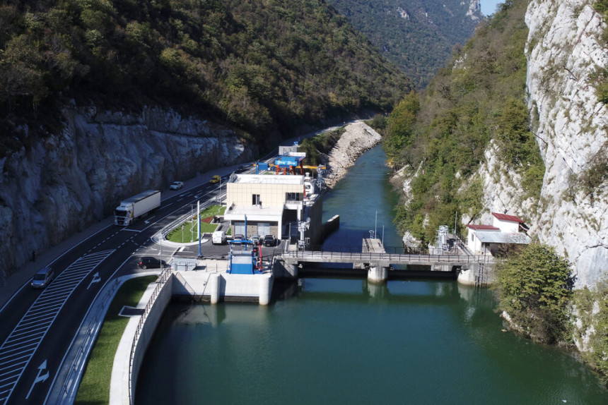 Dug prema "Vijaduktu" raste, političari ćute, građani plaćaju
