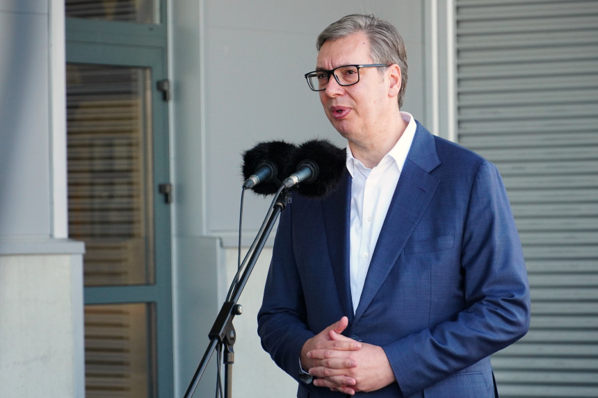Vučić: Mi nudimo napredak a blokaderi da Srbija stane