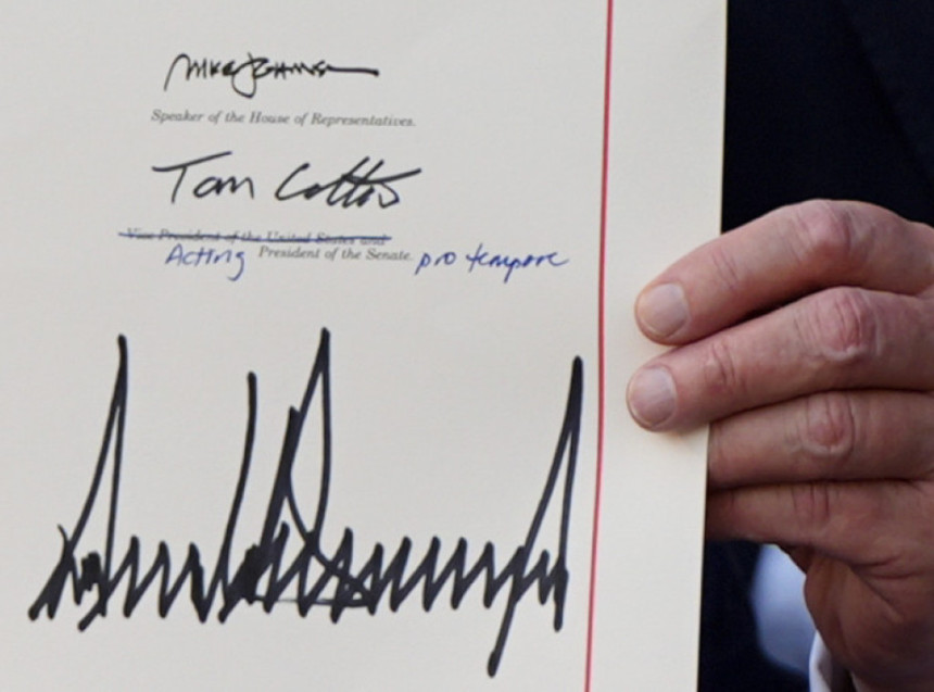 Tramp potpisao pisma o carinama za 12 zemalja