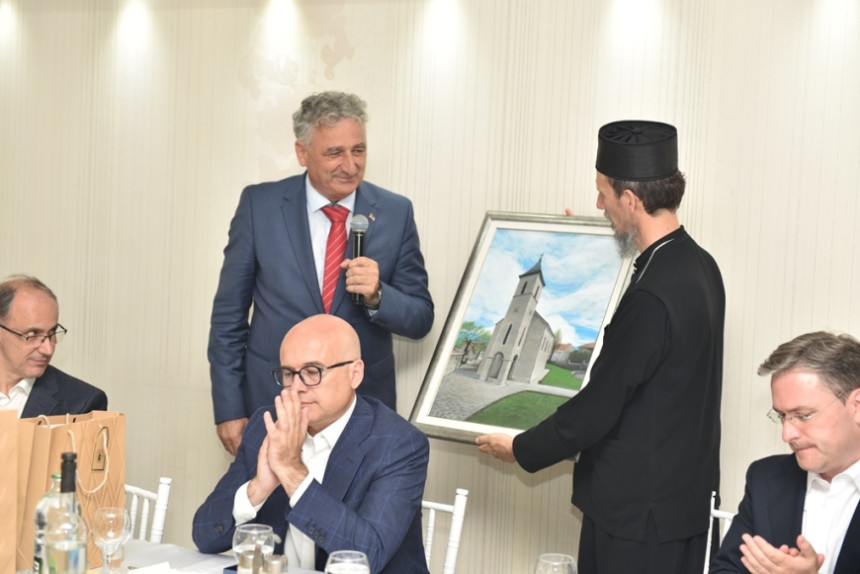 Zvaničnici Srpske ostali bez ručka i prigodnih poklona