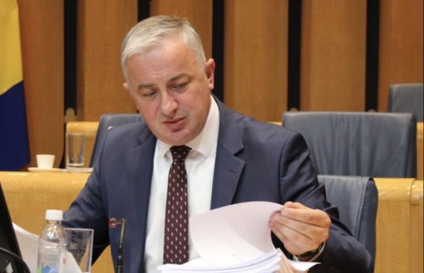 Mora se stati u kraj korupciji i pogubnoj privatizaciji !