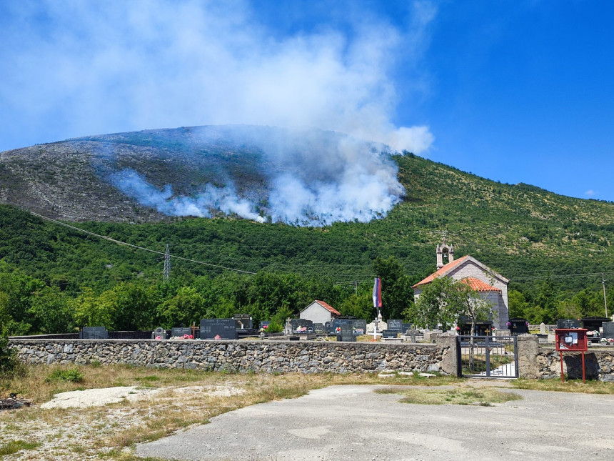 Sve snage usmjerene su na gašenju požara prema Jasenu