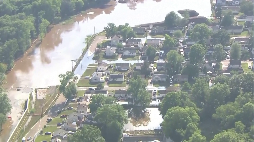 Nju Džersi: Poginule dvije osobe, vozilo odnijela poplava