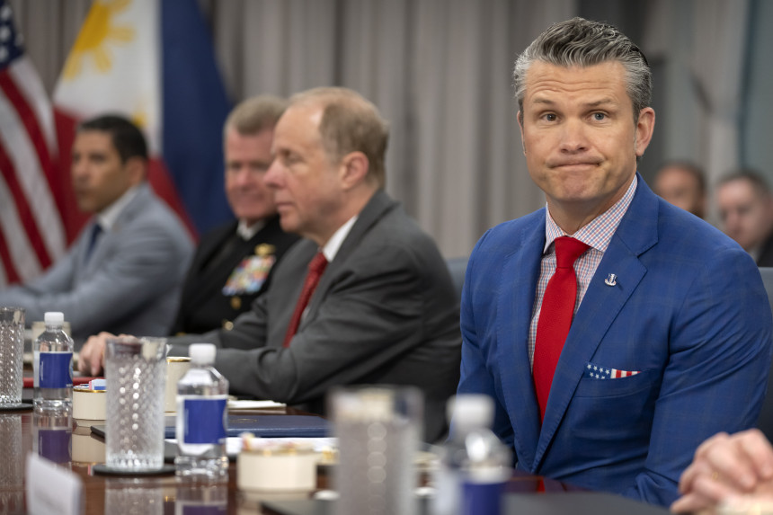 Da li se u Pentagonu traži smjena Hegseta i zašto?