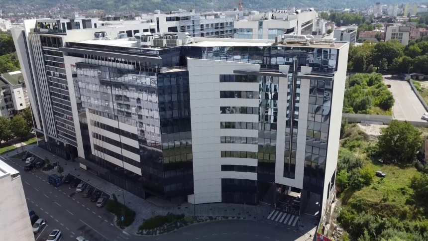 Kum napokon odriješio kesu - kumu 100 miliona KM za zgradu