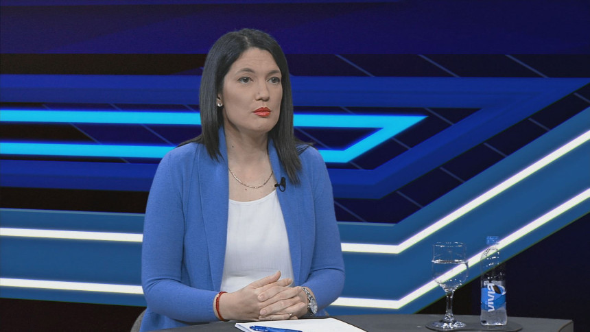 "Cijela država stala u jednu zgradu. Nije ni čudo što se raspada''