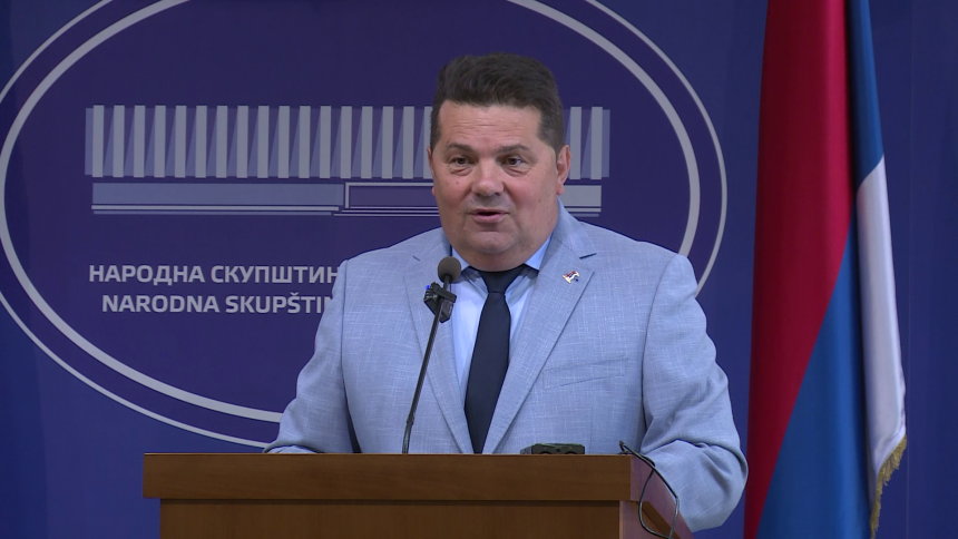 Stevandić oštro osudio paljenje automobila Hurtića