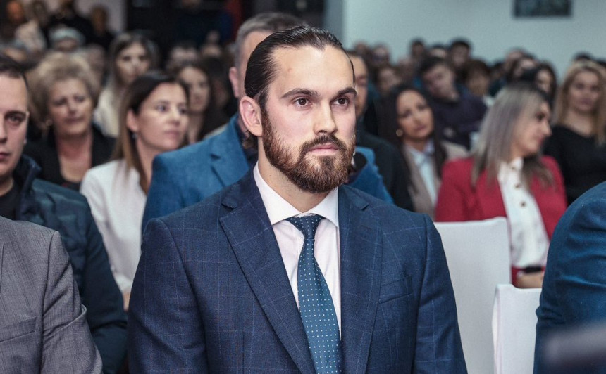 Vlast nije izgubila samo arbitražu, već i vrijeme i novac