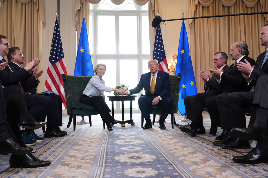 SAD i EU postigle sporazum o carinskim tarifama i trgovini