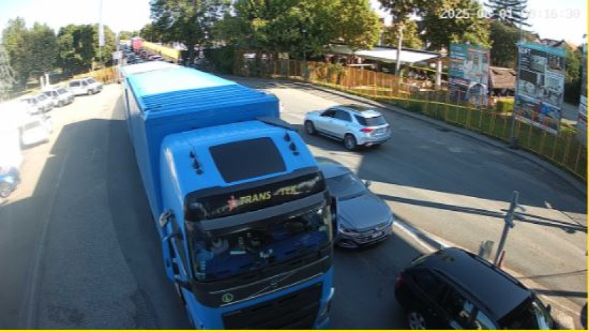 Pojačan saobraćaj na graničnim prelazima na ulazu u BiH