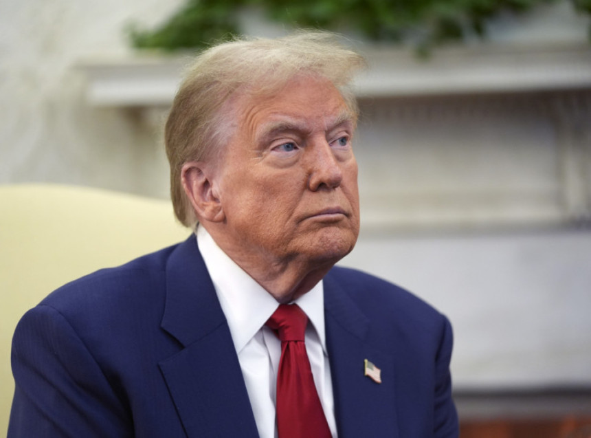 Tramp izdao naredbu nakon prijetnji Medvedeva