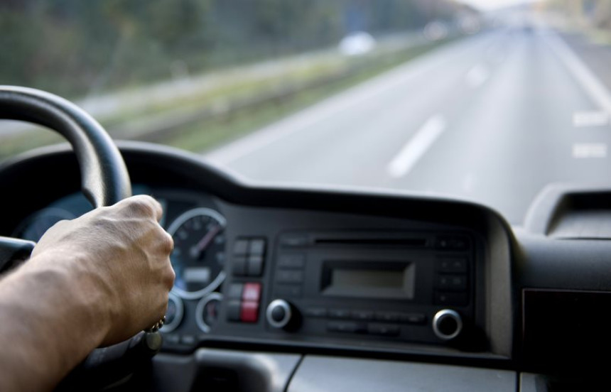 Slijepi vozač optužen da je usmrtio ženu kamionom